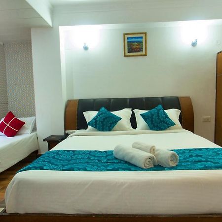 Hotel Shivani International Мак-Леод-Гейндж Экстерьер фото
